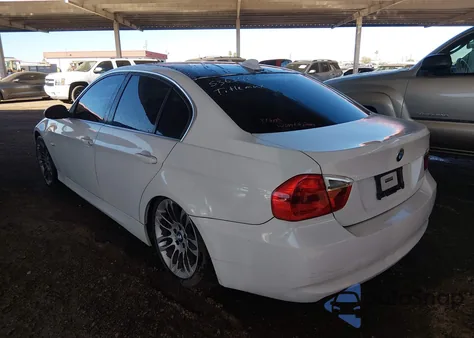 2006 BMW 330I z USA, uszkodzony, nr VIN WBAVB33586KS36348